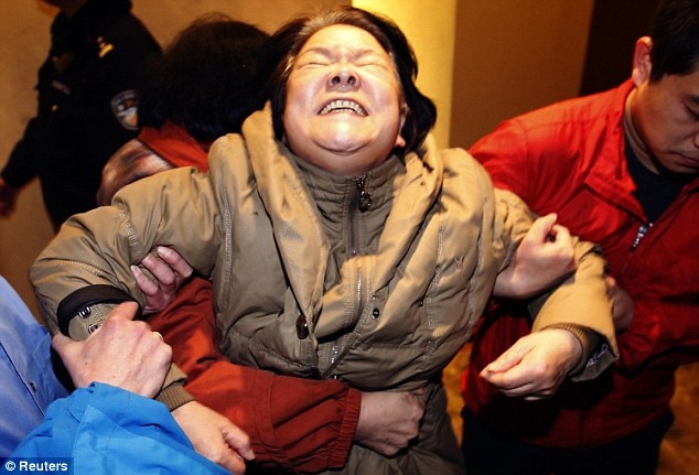 article-2588508-1C89C37500000578-491 634x431