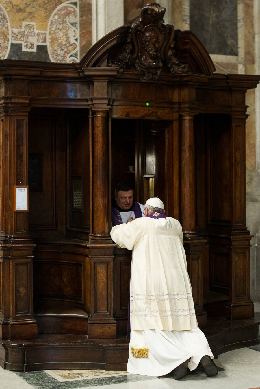 140328 pope-confession2 09cee3b89c294085e46e854647cc52b6