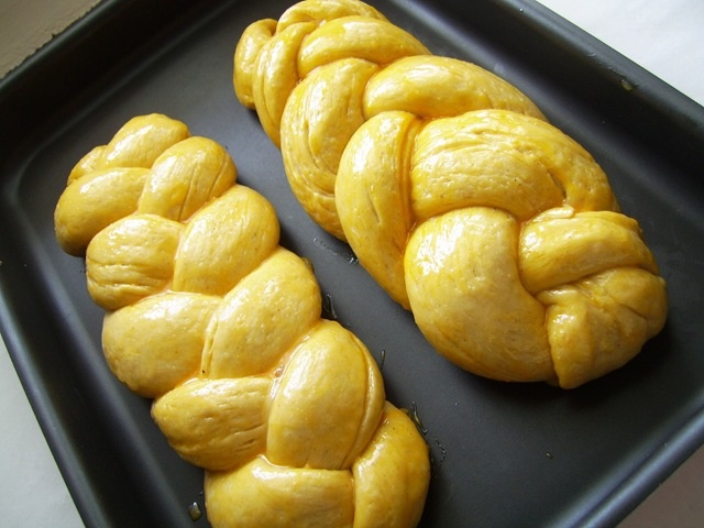 easter-brioche-before