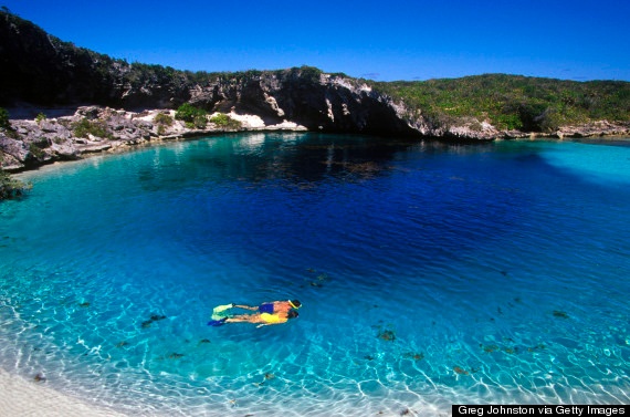 o-GREAT-BLUE-HOLE-570