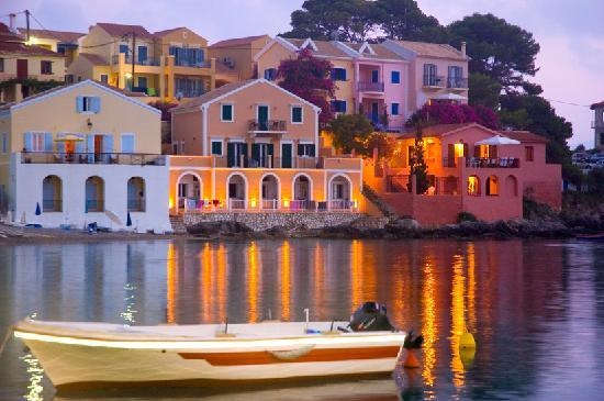 assos-by-night