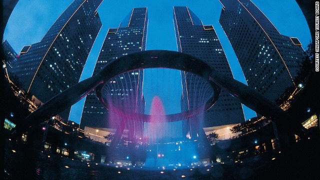 141030124435-fountains-wealth-singapore-horizontal-gallery