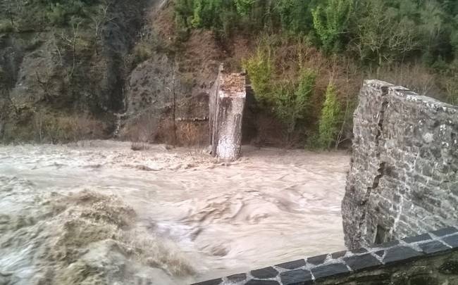 gremise-togefyri-ths-plakas2