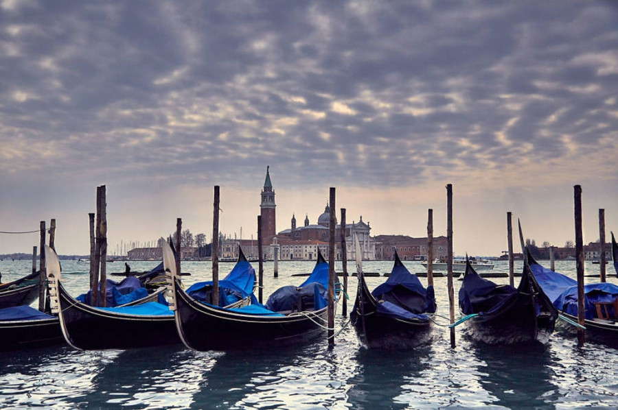 VENICE-THE-ONE-OF-A-KIND5__880.jpg