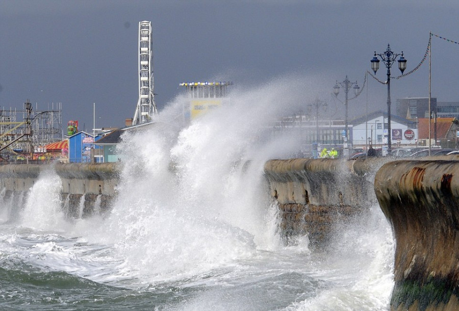 3297F99500000578 3511360 image a 43 1459086255706