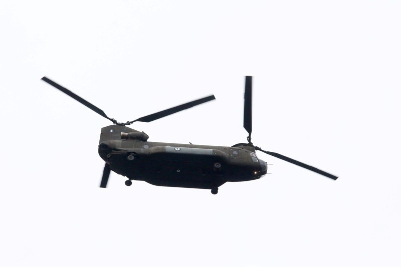 stratiotikh parelasi 12