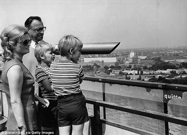 3D9AA30B00000578 0 image a 11 1487929041628