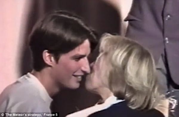 3F8E246900000578 4438296 image a 52 1493031801592