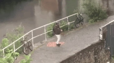 man leaves coins tweets jamahl mcmurran 13