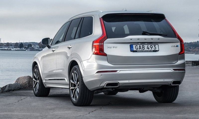 11 Volvo XC90 Polestar