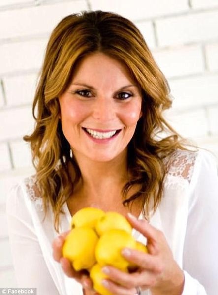 44F8C15F00000578 4941508 image m 124 1506976724403