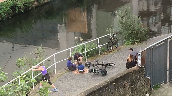 man leaves coins tweets jamahl mcmurran 3