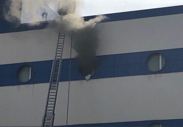 mosha fwtia emporiko2