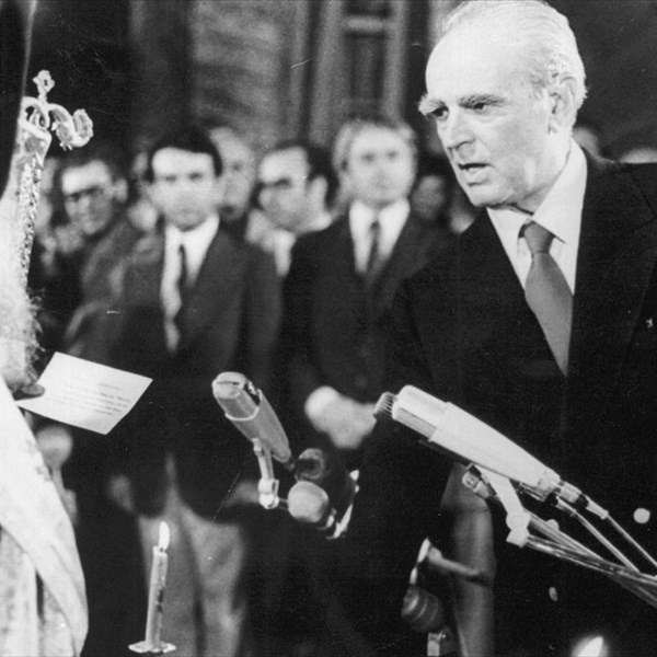 konstantinos karamanlis tote tora