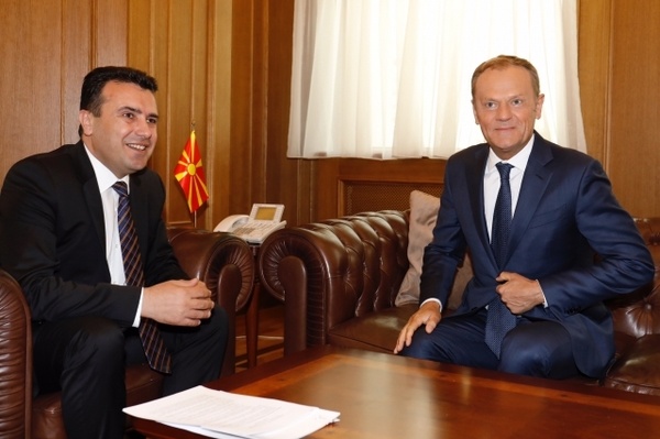 9828B712 CDEC 4295 8CAD 0DF9BEFE04FE preview