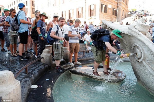 4EBF622F00000578 6019597 image a 199 1533223427459