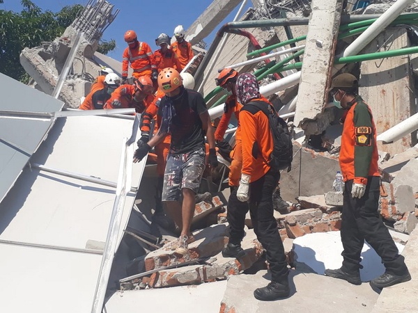 indonesia tsounami seismos 15