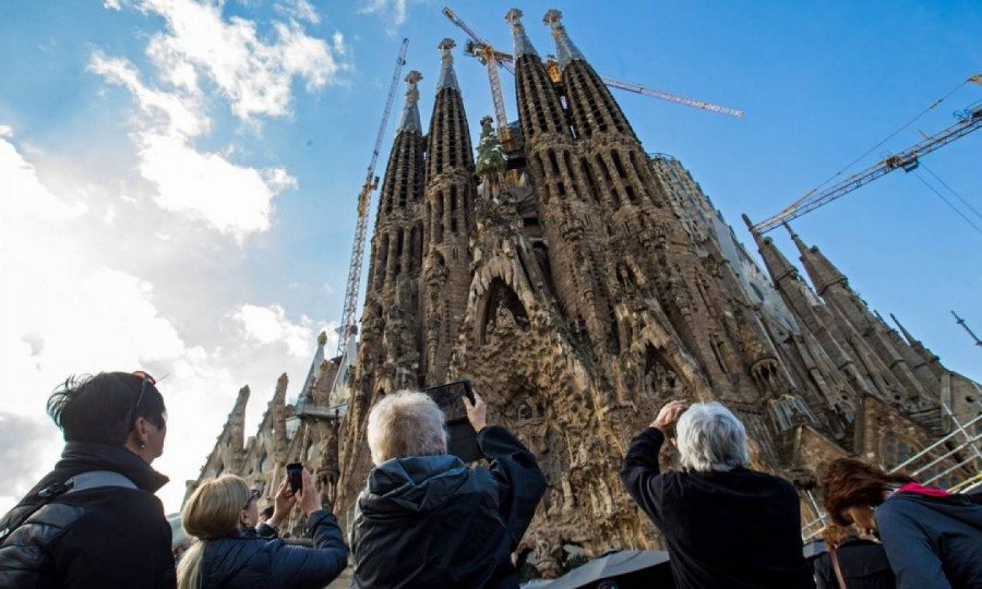 SAGRADA-FAMILIA.jpg
