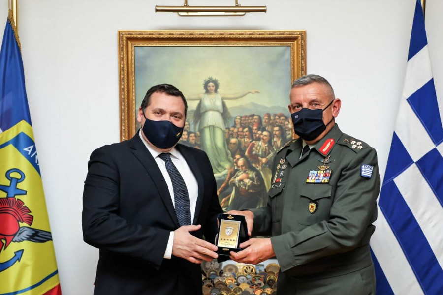 Πρέσβης Κύπρου - Αρχηγός ΓΕΕΘΑ