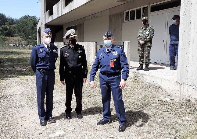 Ο υπαρχηγός ΓΕΕΘΑ στο Στρατόπεδο «ΒΥΡΩΝΑ»