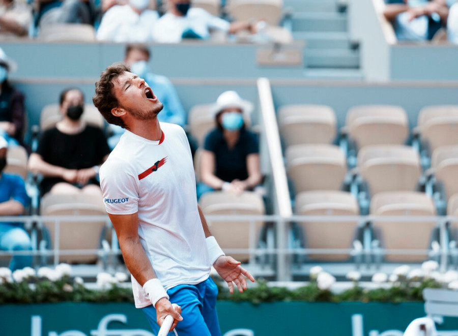 Καρένιο-Μπούστα