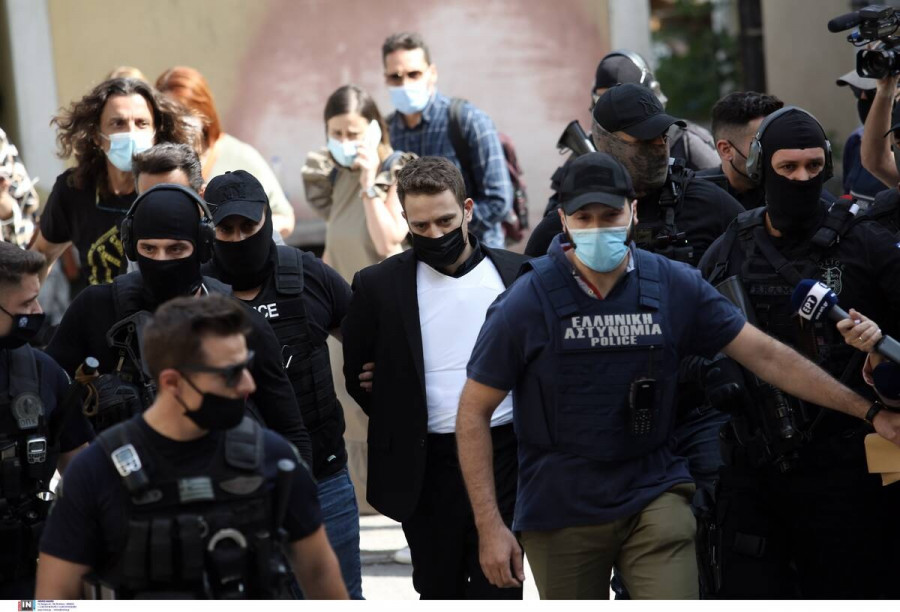  Έγκλημα στα Γλυκά Νερά