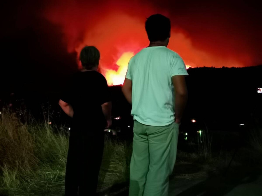 Φωτιά στα Βίλια