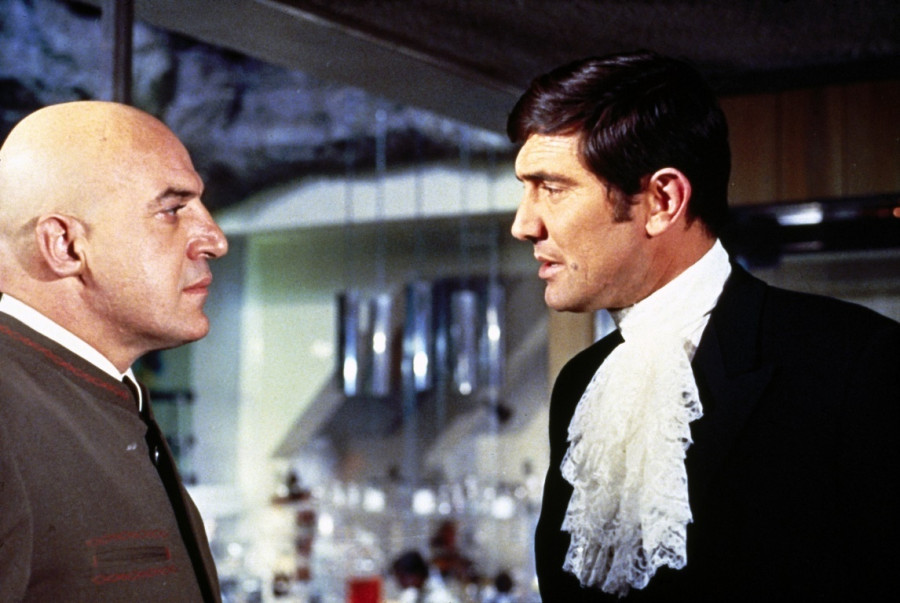 Τζορτζ Λέιζενμπι James Bond