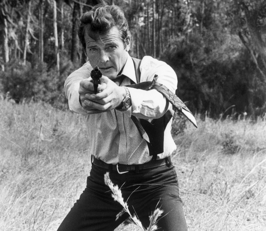 Ρότζερ Μουρ ως James Bond
