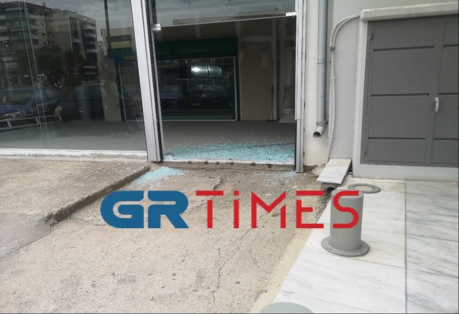 Το κατάστημα που εισέβαλε το αυτοκίνητο στη Θεσσσαλονίκη 