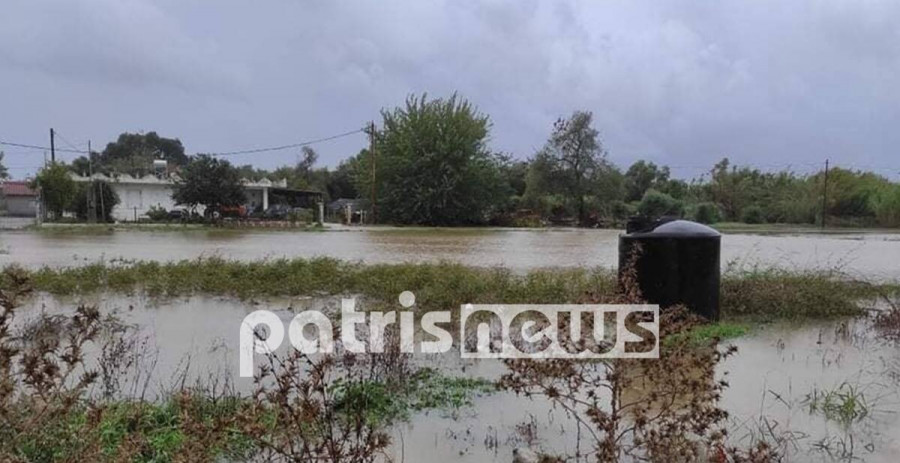 Σπίτια και αποθήκες πλημμύρισαν