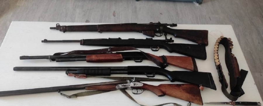 Τα όπλα που εντοπίστηκαν 