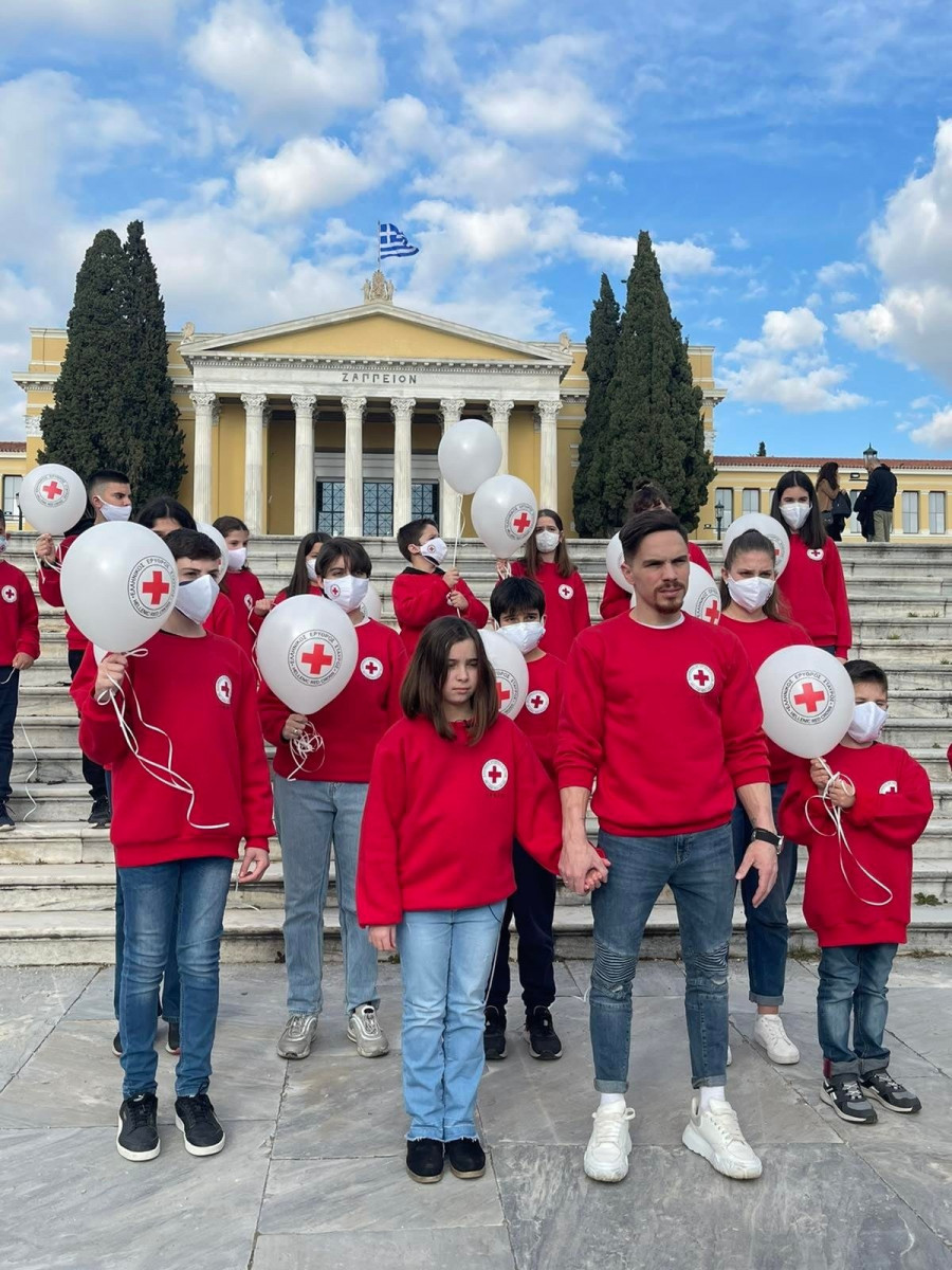 Λευτέρης Πετρούνιας