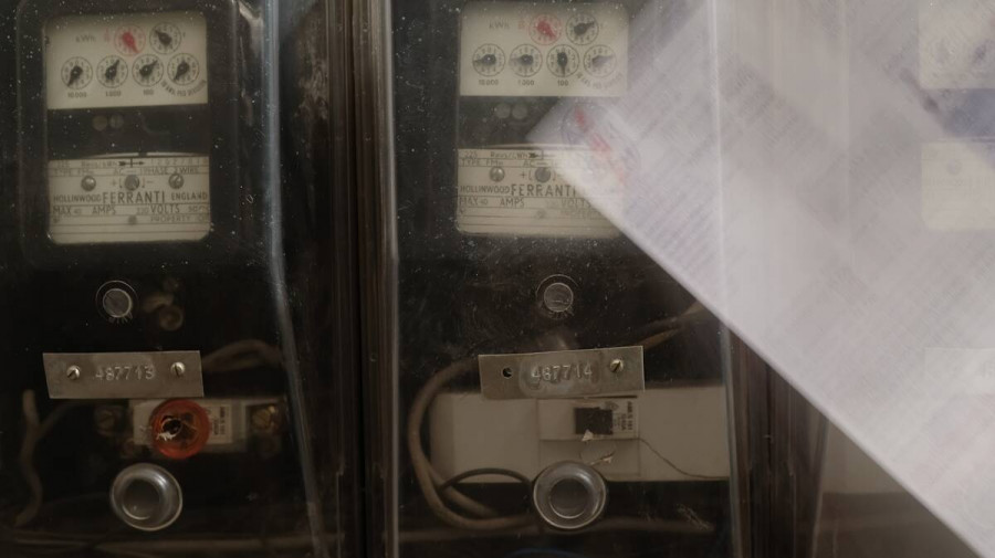 Σε συλλογικές αγωγές κατά όλων των εταιρειών παροχής ενέργειας προσφεύγουν οι ενώσεις καταναλωτών