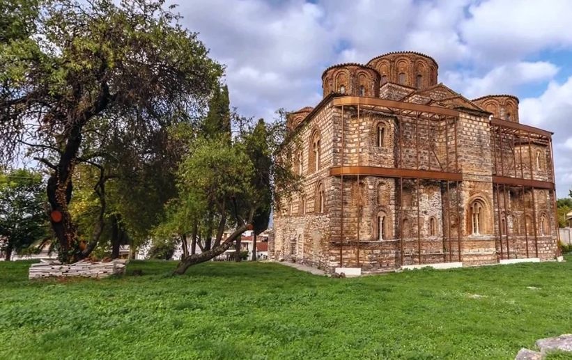panagia_parigoritisa.jpg