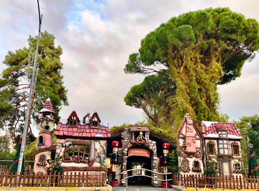 Ο Πινόκιο περιμένει τον κόσμο να τον επισκεφθεί στην Κομοτηνή