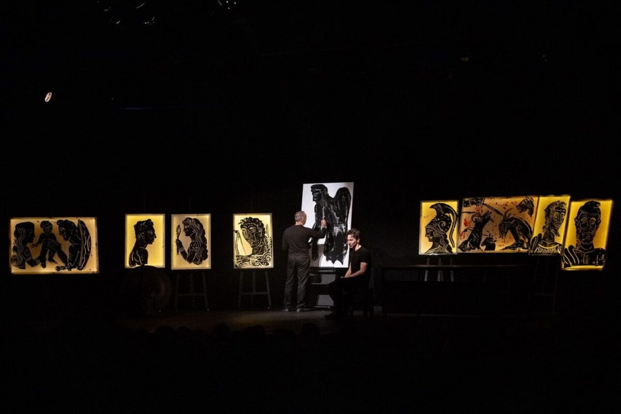 Tα έργα του Απόστολου Χαντζαρά από την παράσταση «Αίας» στην Sianti Gallery