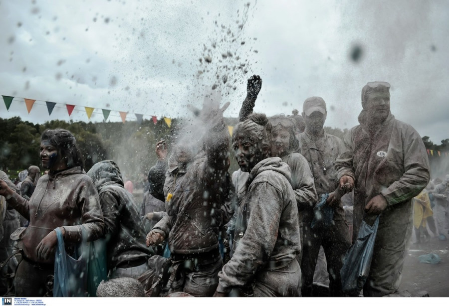 Τα «Αλευροµουτζουρώματα» στο Γαλαξίδι