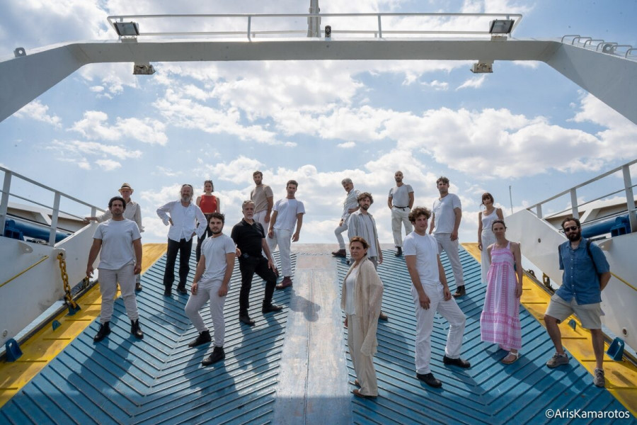 Πέρσες - Το ταξίδι στο πεδίο των ψυχών, περφόρμανς εν πλω