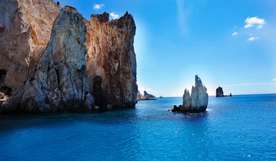 Θάλασσα βράχια