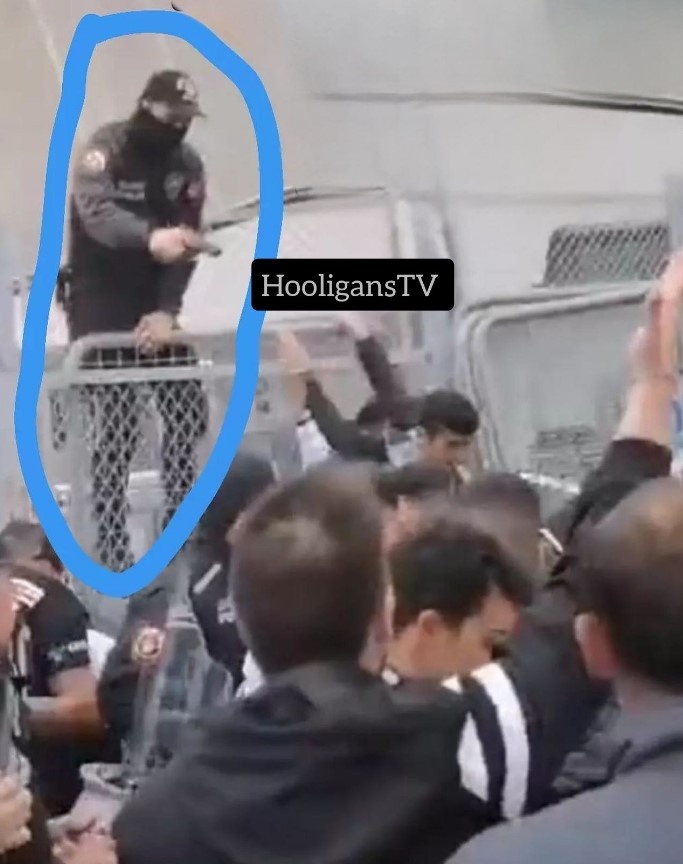 Αστυνομικός τράβηξε όπλο στην Τουρκία