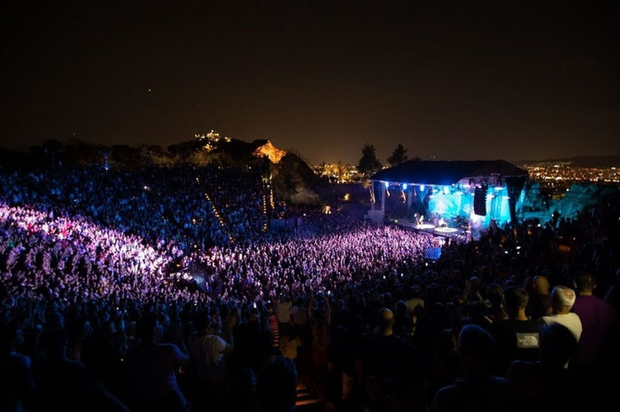 Οι Πυξ Λαξ στο ανακαινισμένο Δημοτικό Θέατρο Λυκαβηττού