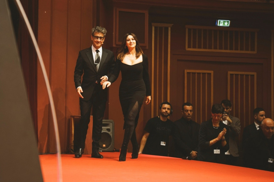 Η Μόνικα Μπελούτσι με τον Ορέστη Ανδρεαδάκη