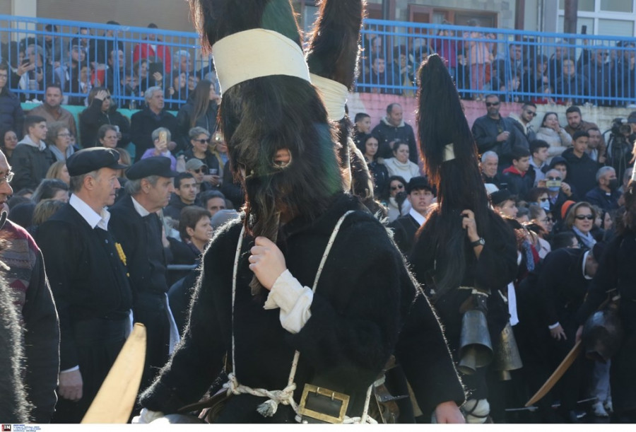 Tο διονυσιακό έθιμο των «Αράπηδων»