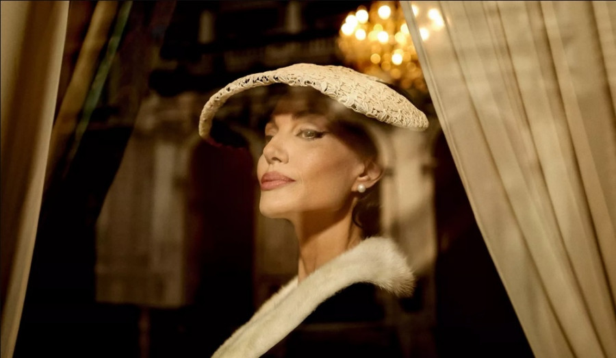 H Αντζελίνα Τζολί μεταμορφώνεται σε Μαρία Κάλλας