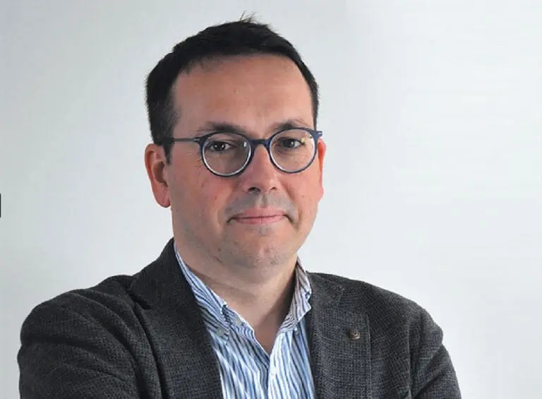 Αντώνης Κλάψης, Επίκουρος καθηγητής Διπλωματίας και Διεθνούς Οργάνωσης στο Τμήμα Πολιτικής Επιστήμης και Διεθνών Σχέσεων του Πανεπιστημίου Πελοποννήσου.