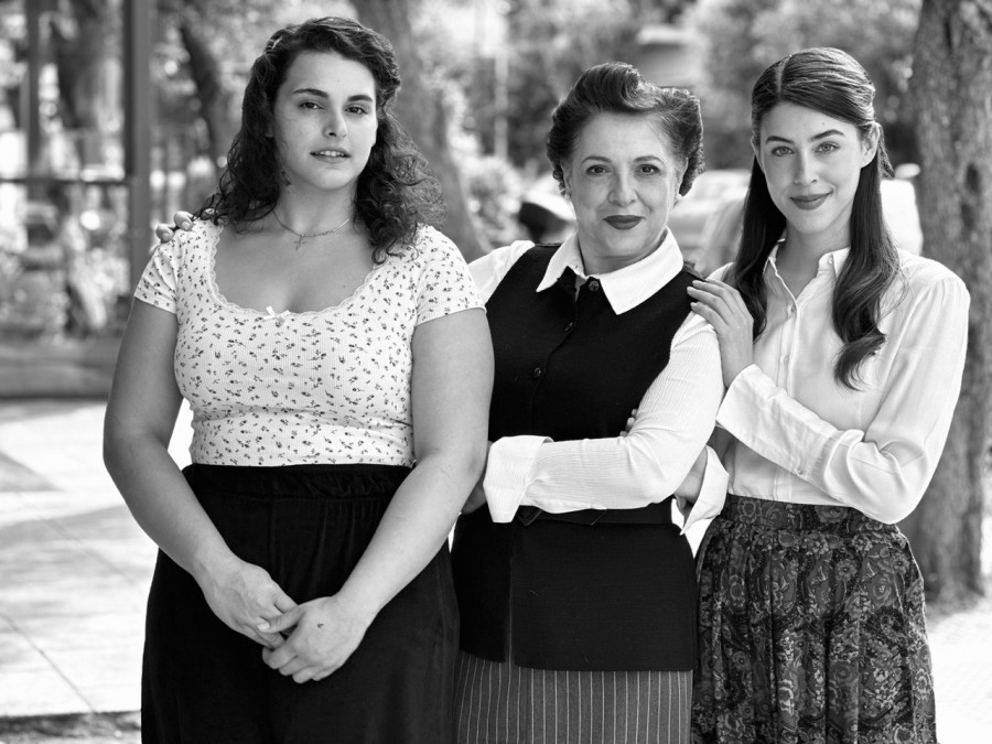 thumbnail_04-CALLAS-MARIALITSAJACKIE-BW_1.jpg