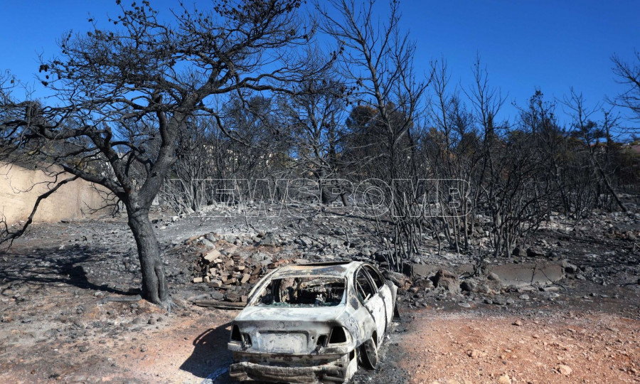 Η στιγμή που ξεκινάει η φωτιά στον Βαρνάβα - Τα σενάρια που εξετάζονται απο την Πυροσβεστική