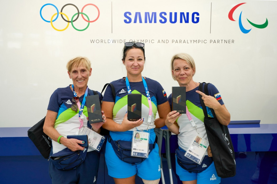 6_samsung-mobile-paris-2024-paralympic-games-z-flip6-olympic-edition-athlete-and-fan-experience.jpg