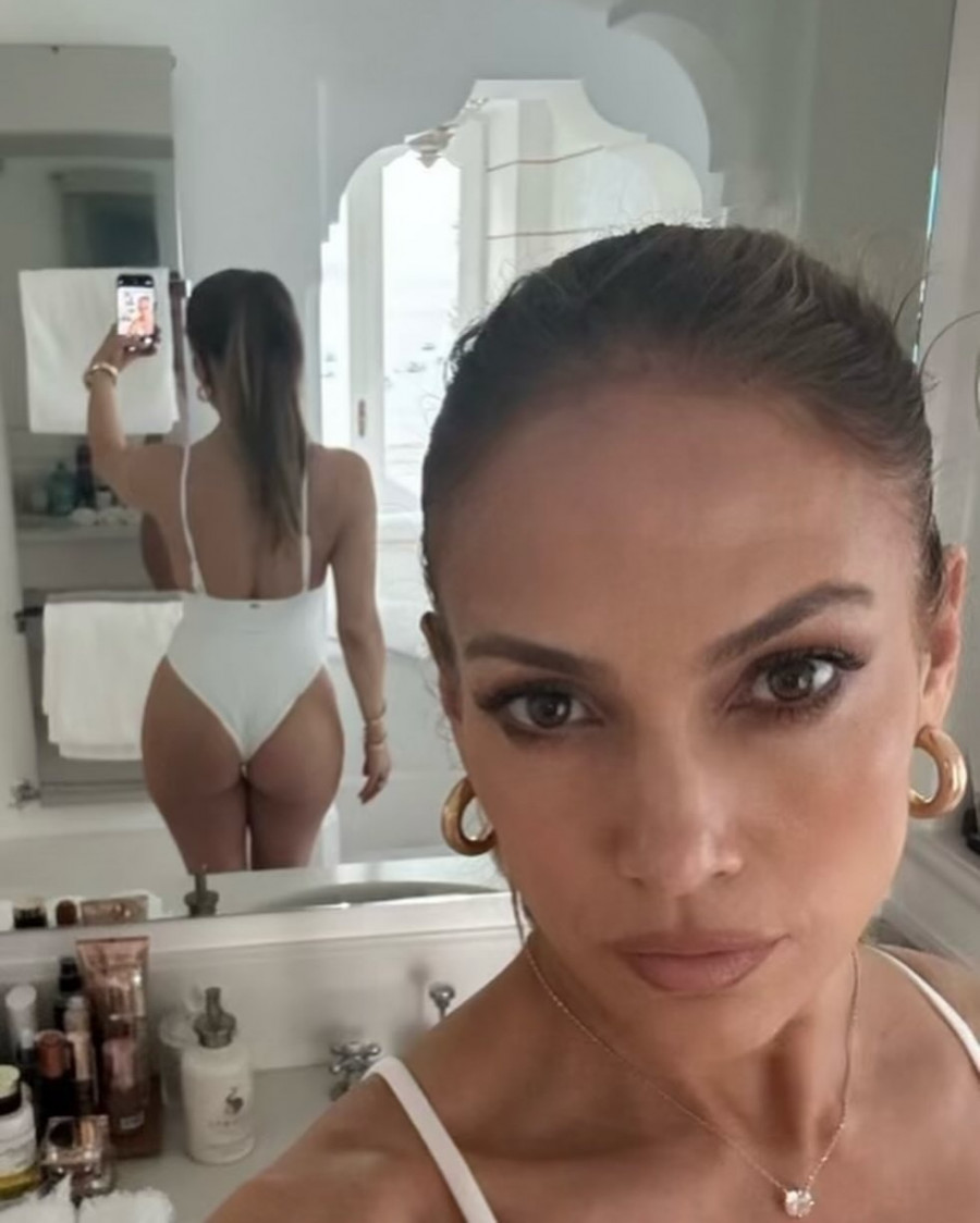 jlo.jpg